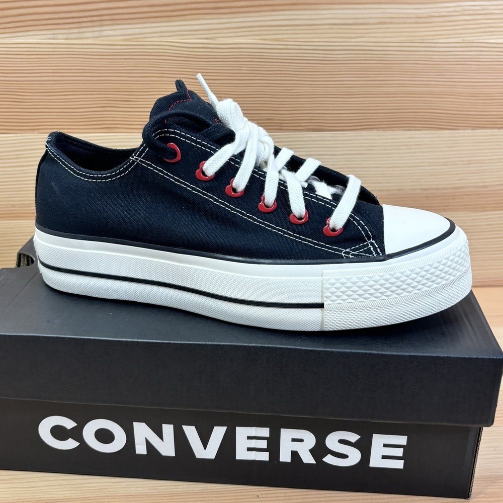 Converse CTAS Lift OX  Hearts Women's Sz 8 Black Shoes A19059 Valentine